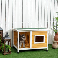 Fenêtre de la niche en bois pour chien